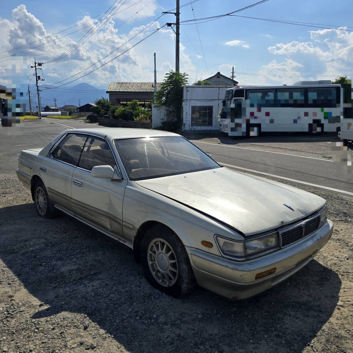 Nissan Laurel